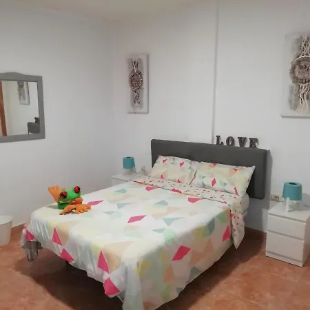 Three Bedroom Near Cruz 1a